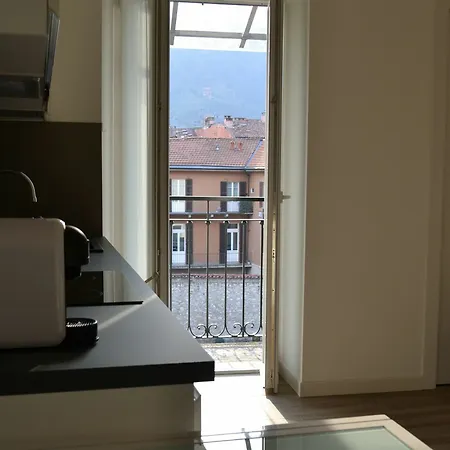 Flats * Lake Como